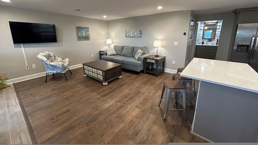 Large Newly Remodeled Lake House Right on the Water Sleeps 24