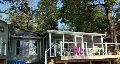 Large Newly Remodeled Lake House Right on the Water Sleeps 24