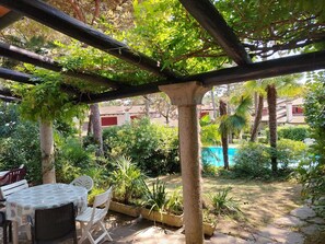 Outdoor dining - Coastal Retreat in Lignano Sabbiadoro (Lignano Sabbiadoro)