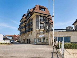 Unclassified image, 2 of 11, button - Charming apartment near the sea - 4 guests (Blonville-sur-Mer)