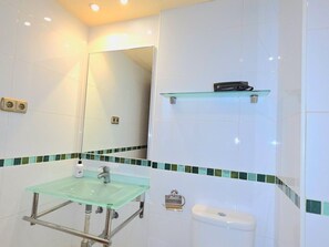 Bathroom - Studio, pets welcome, sea view - 2 guests (Benalmádena)