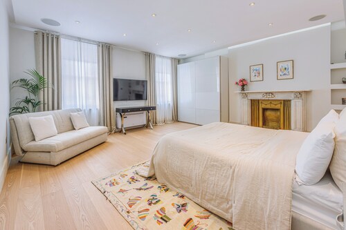 Luxury London Six-Bedroom House in Marylebone - Moments from Regent’s  Park
