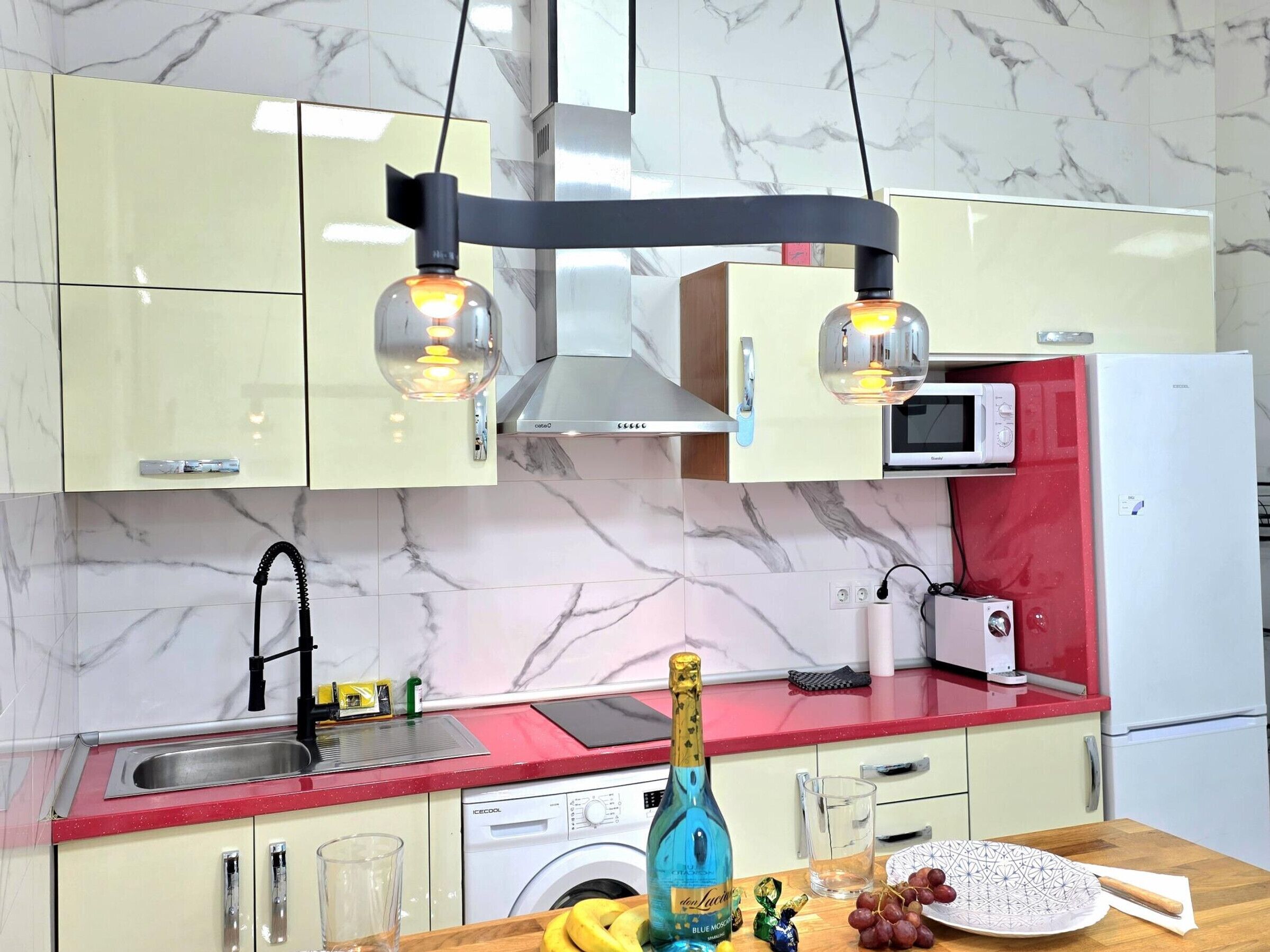 Coffee/tea maker, fridge, oven, toaster