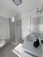 Apartment | Bathroom