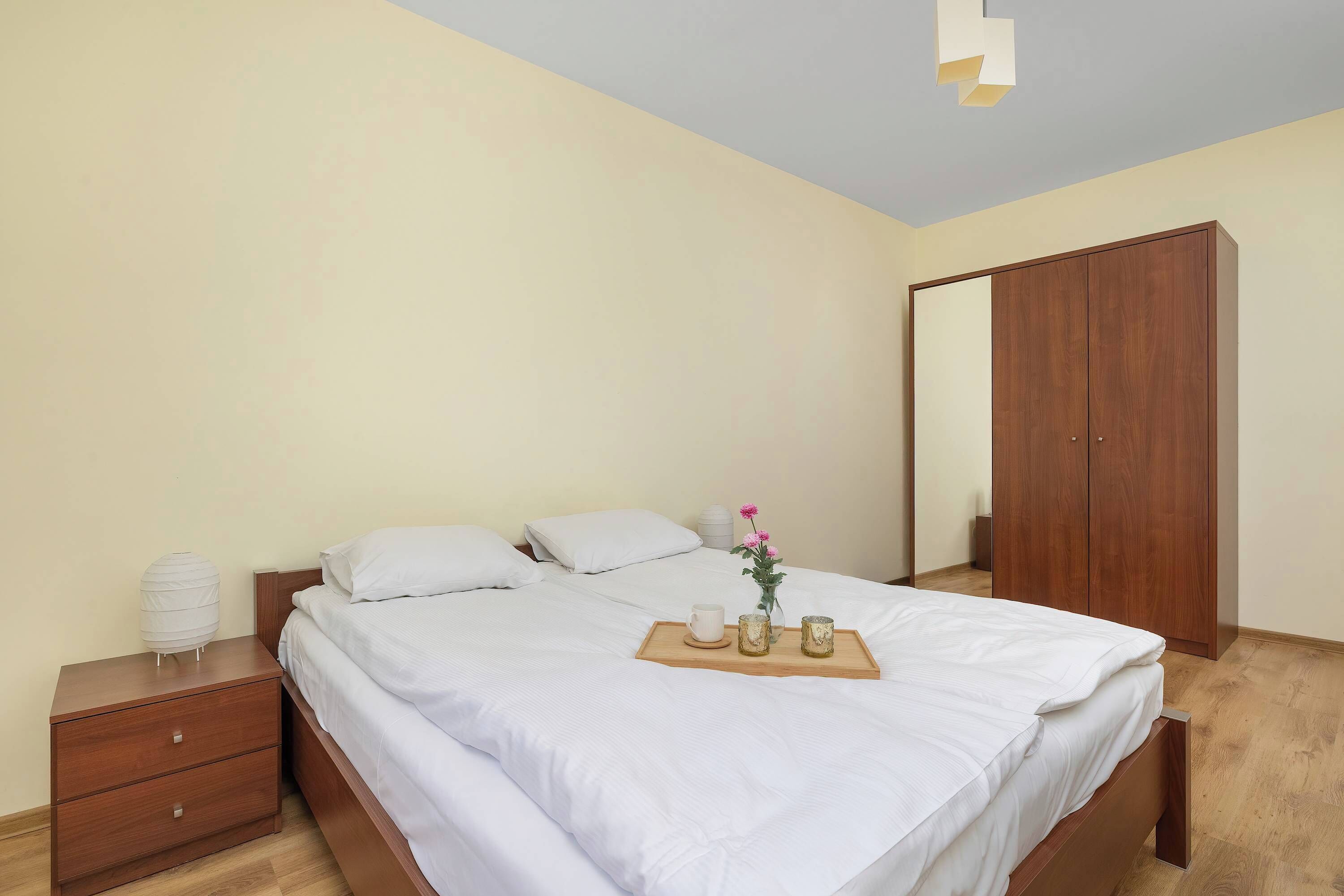 Iron/ironing board, travel cot, WiFi, bed sheets