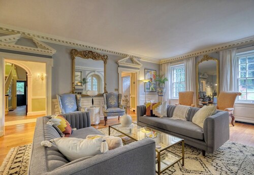 Grand Berkshire Manor By Evergreen Home