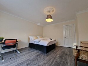 Unclassified image, 4 of 6, button - Nice Living Serviced Accommodations  (BIRMINGHAM, WEST MIDLANDS.)