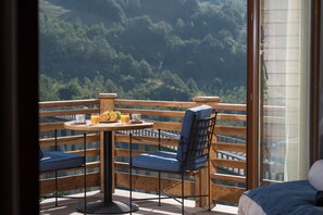 Outdoor dining - Mali Hotel Tara Kanjon (Žabljak)
