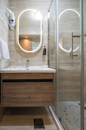 Double Room, Balcony | Bathroom - Mali Hotel Tara Kanjon (Žabljak)