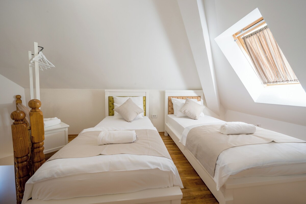 Classic Quadruple Room