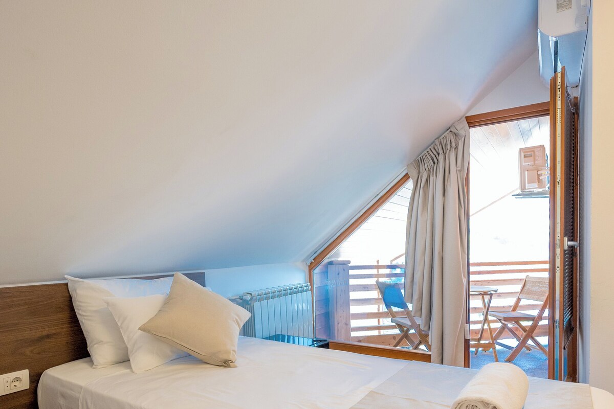 Twin Room, Mountain View