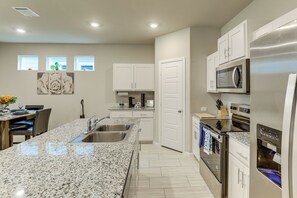 Nhà (3 Bedrooms) | Nội thất