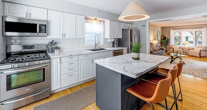 Close to Downtown Milwaukee & Mid-term Friendly!