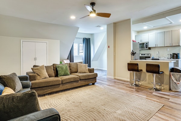 3 Kitchens: Spacious & Convenient Newark Home! - New York, NY