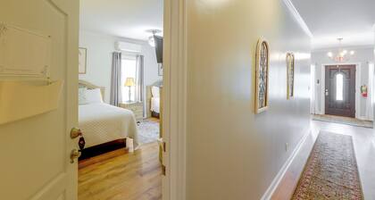 Shop, Dine, Explore Dtwn! Sylvester Studio Retreat