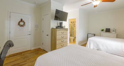Walk to Pope Park: Quaint Sylvester Studio