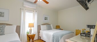 Sylvester Studio w/ Shared Patio: 19 Mi to Albany