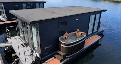 Houseboat Marina With Hot Tub