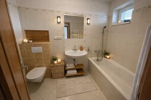 Bathroom - Sky View Family Apartment for 6 - Free Parking (Bratislava)