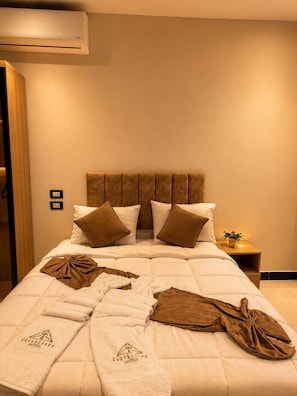 Basic Double Room, Non Smoking | In-room safe, soundproofing, iron/ironing board, free WiFi - Casablanca Pyramids View Hotel (Giza Governorate)