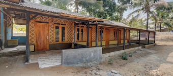 Villa Mawar Sawarna By ARBA