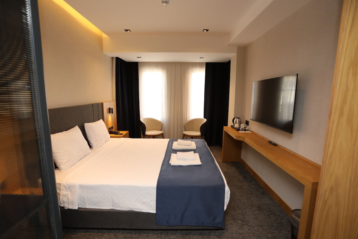 Standard Double Room, Non Smoking, City View | Minibar, in-room safe, laptop workspace, free WiFi