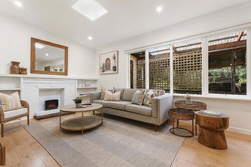 Kallista Silvermist House by Ready Set Stay