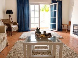 TV - Aldeia Formosa Apartment T2 (Cabanas)