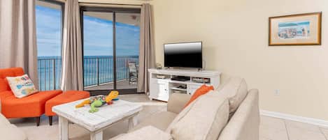 Condo, 2 Bedrooms | Living area