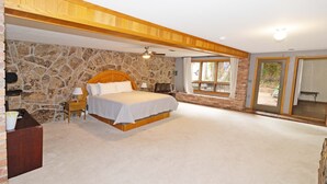 House, 5 Bedrooms | 5 bedrooms, iron/ironing board, WiFi (free)