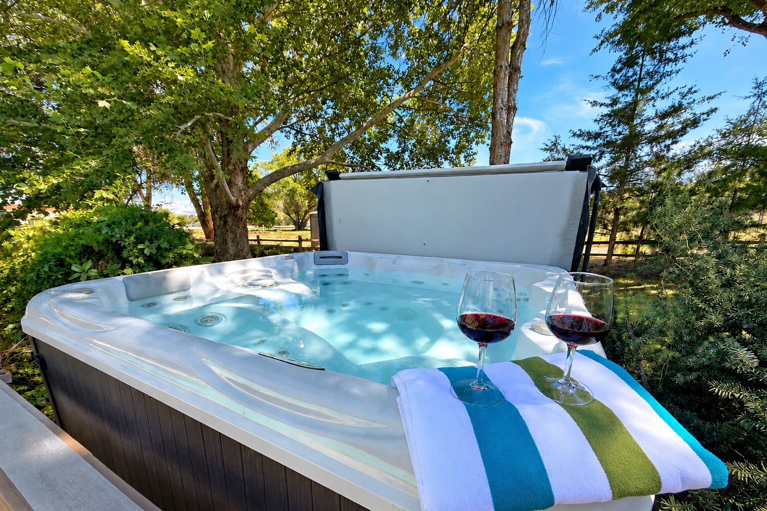 Maison, 5 chambres | Baignoire à remous extérieure