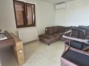 Living area - Apartment 'More' with Sea View, Wi-Fi and Air Conditioning (Bužinija)