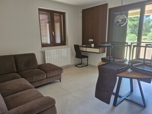 Living area - Apartment 'Maslina' with Sea View, Wi-Fi and Air Conditioning (Bužinija)