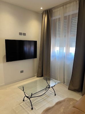 Unclassified image, 5 of 20, button - Modern 2-Bedroom Apartment. Your base for exploring Umbria in comfort and style (Perugia)