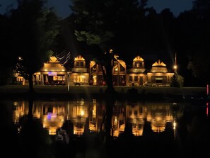 Exterior - Spacious 5-bedroom lodge on Bone Lake with 2 guest cabins, pickleball and sauna. (Milltown)