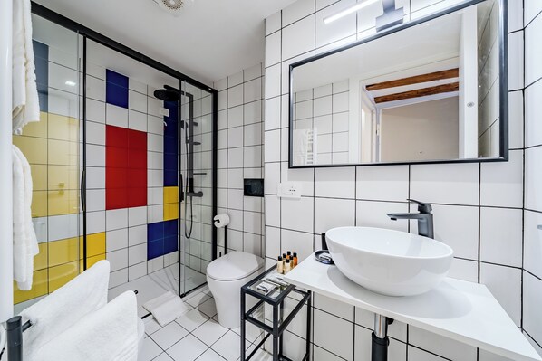 Bathroom - Suite Mondrian 100m from Biennale - Canal View (Venezia)