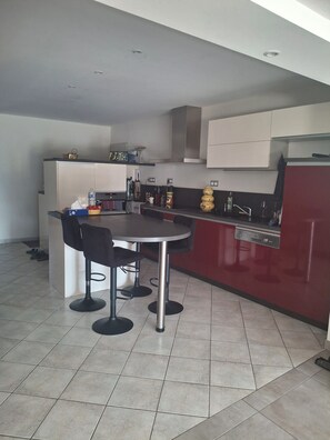 Private kitchen - House for 6 to 14 people near Ogliss Park - Les Sables d'Olonne (Talmont-Saint-Hilaire)