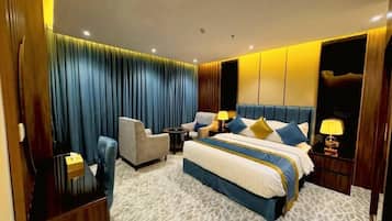 Double Room | In-room safe, soundproofing, iron/ironing board, WiFi (free)