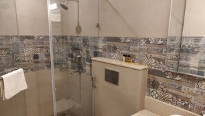 Unclassified image, 2 of 5, button - HOTEL YELCHIKO (Varanasi)