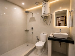Deluxe Double or Twin Room, Balcony, Mountain View | Bathroom | Slippers - Hotel MRR Katra (Katra)