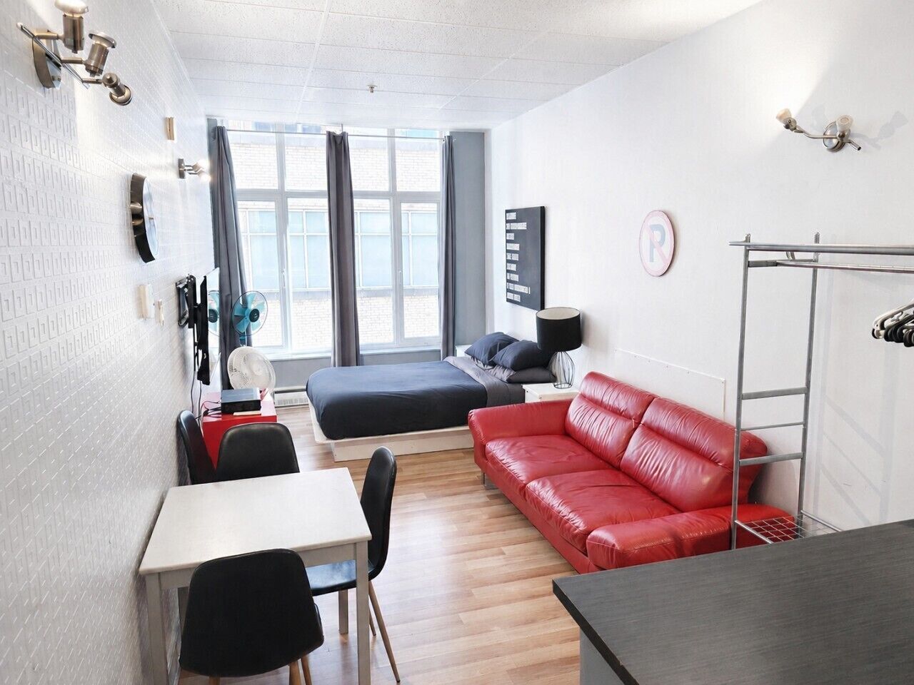 Desk, iron/ironing board, WiFi, bed sheets