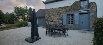 Country house, completely renovated, near Combourg, Saint-Malo, Dinan…