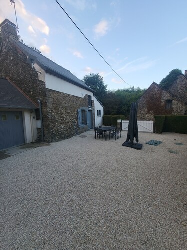 Country house, completely renovated, near Combourg, Saint-Malo, Dinan…