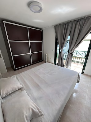 Room - Vacation Home 'Casa Zuni' with Mountain View, Private Terrace and Wi-Fi (Playa Blanca)