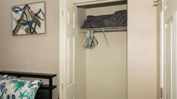 Apartment, 2 Bedrooms | Iron/ironing board, WiFi (free)