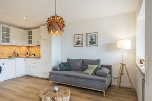 Living area - Schwarzwaldnest – Luxury Apartment with Wi-Fi, Terrace & Stunning Panoramic Views (Schonach im Schwarzwald)