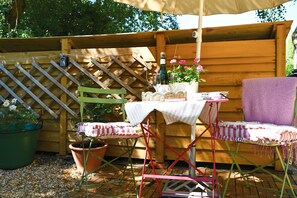 Unclassified image, 5 of 26, button - Meadow Sweet -  a holiday let that sleeps 2 guests  in 1 bedroom (Burwash)