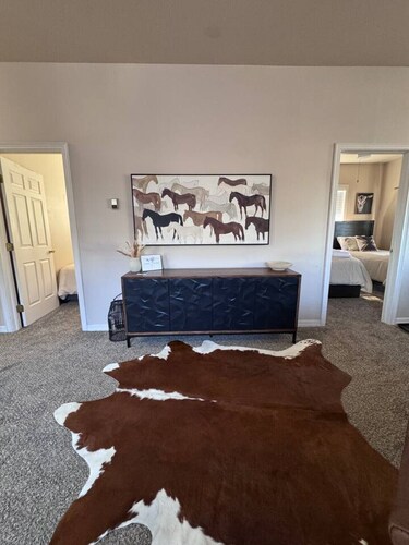 Extended Stay Crew-Friendly | Cabin on the Plains
