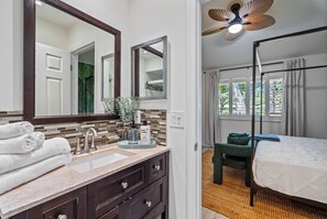 Unclassified image, 4 of 28, button - PGA Resort Home – Heated Pool, Walk to Dining & 15 min Drive to Beaches (Palm Beach Gardens)