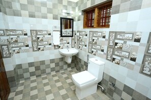 Bathroom - Collection O Elephant Camp (Peermade)